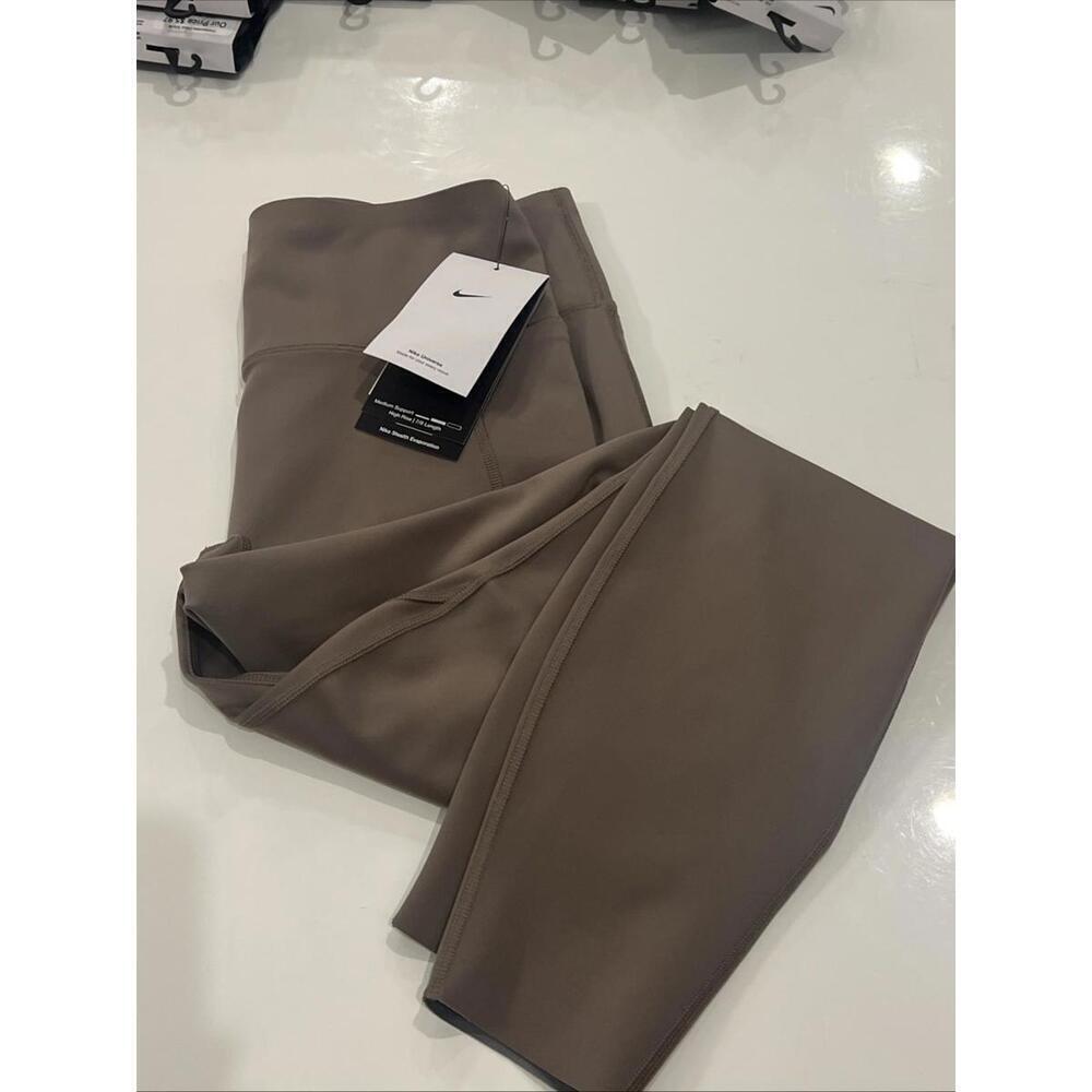 $110 Nike Universa High Waist 7/8 Leggings Mink Brown large NWT HQ6813-233 - Picture 6 of 10
